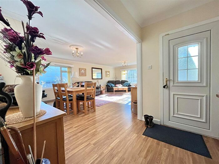 2 Bedroom Detached Bungalow For Sale In Broadway, Fairlight, Hastings, TN35