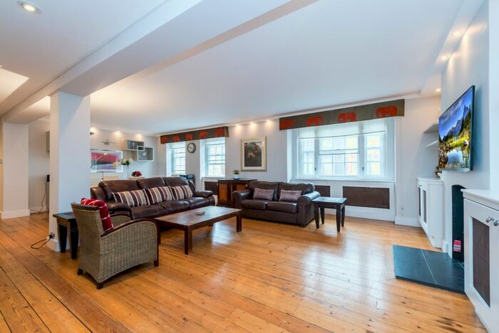 2 Bedroom Flat To Rent In Seymour Place, London, W1H