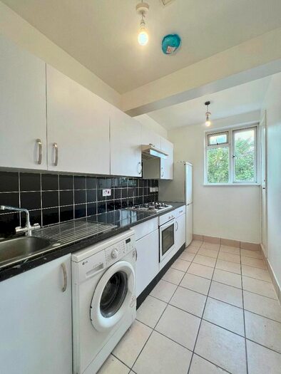 2 Bedroom Flat To Rent In Court Road, London, SE9