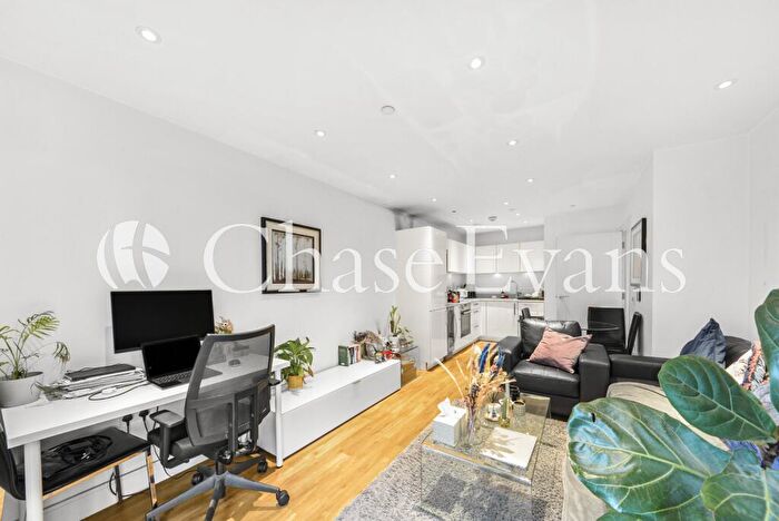 1 Bedroom Flat For Sale In Gillespie Court, Queensland Terrace, Queensland Road, Islington, London, N7