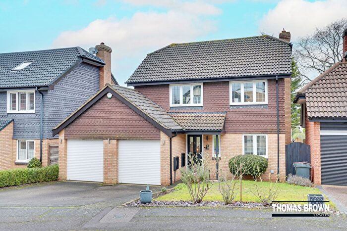 4 Bedroom Detached House For Sale In Warnford Road, Orpington, BR6