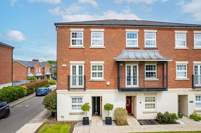 4 Bedroom End Of Terrace House For Sale In Tower Place, Warlingham, CR6