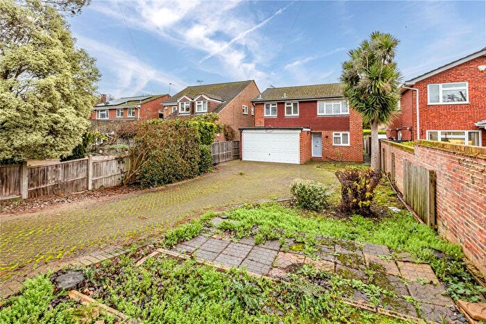 4 Bedroom Detached House For Sale In Addlestone, KT15