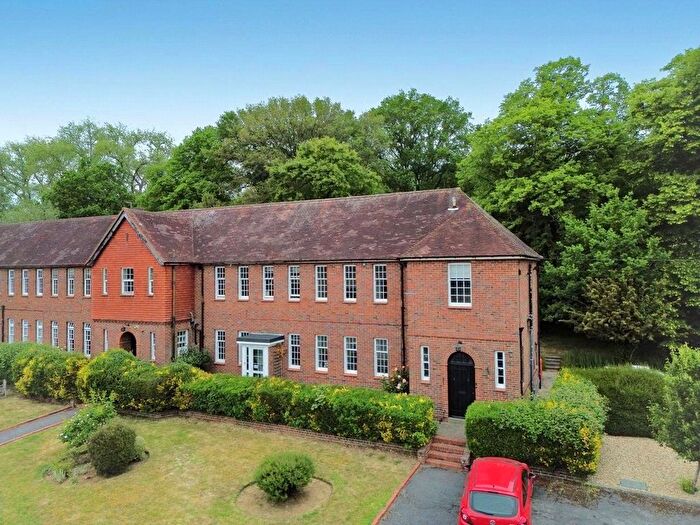 2 Bedroom Flat To Rent In Old Lane, Dockenfield, Farnham, Surrey, GU10