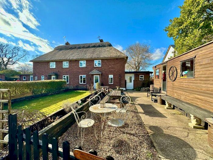 3 Bedroom Semi-Detached House For Sale In Horsey, NR29