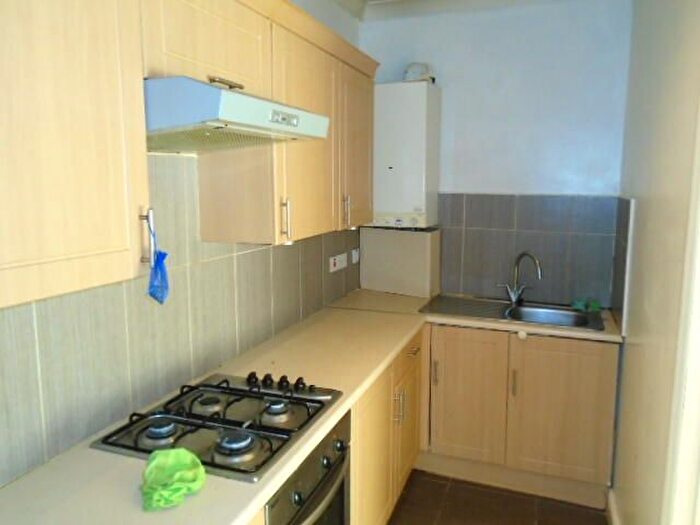 2 Bedroom Property For Sale In Crawley Road, Luton, LU1