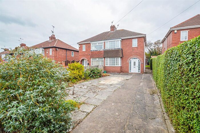 3 Bedroom Semi-detached House For Sale In Churchbalk Lane, Pontefract, WF8