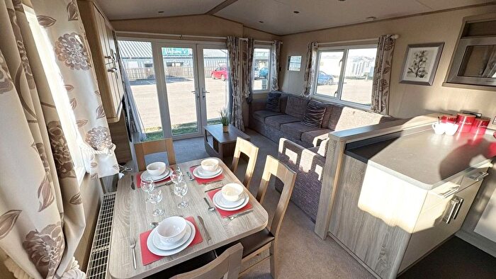 3 Bedroom Mobile/park Home For Sale In Leysdown Road, Leysdown-On-Sea, Sheerness, ME12