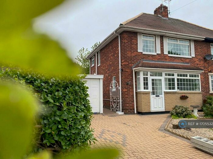 3 Bedroom Semi-Detached House To Rent In Woodlands, Woodlands, DN6