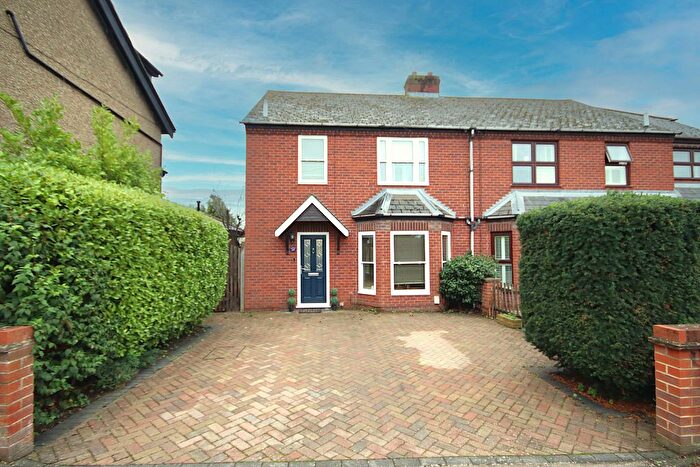 3 Bedroom Semi-Detached House For Sale In Rutland Place, Maidenhead, SL6