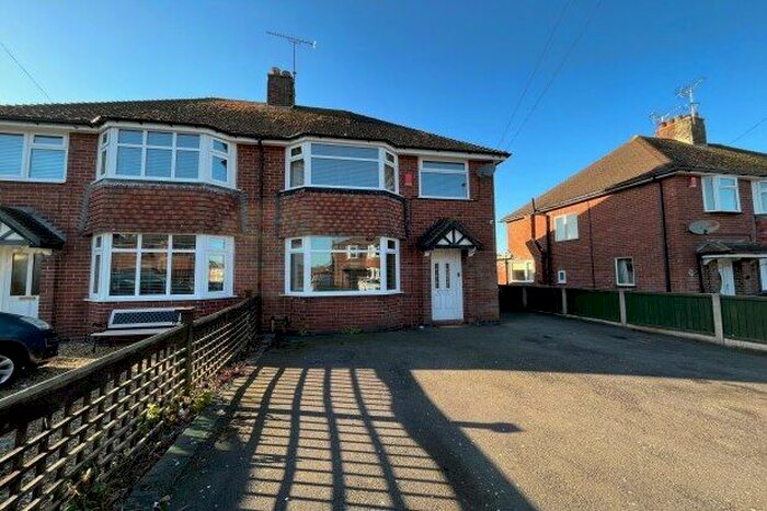 3 Bedroom Property To Rent In Weaver Road, Uttoxeter, ST14