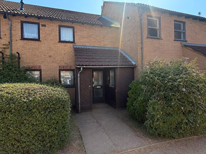 2 Bedroom Flat For Sale In Cobbet Place, Peterborough, PE1