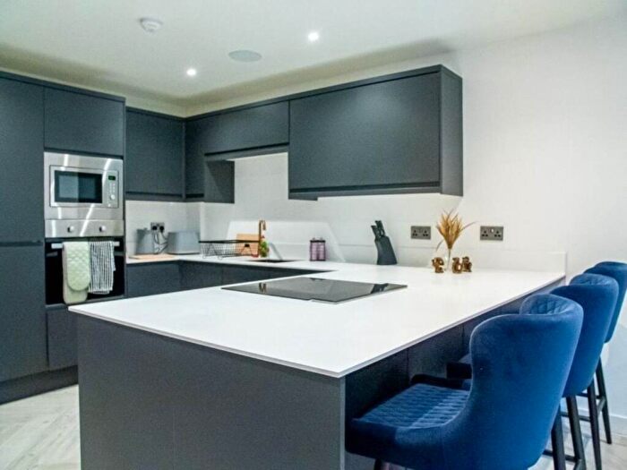 4 Bedroom Town House To Rent In Leeds, LS12