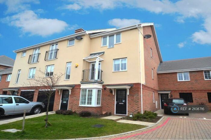 3 Bedroom Terraced House To Rent In Coleridge Drive, Ruislip, HA4