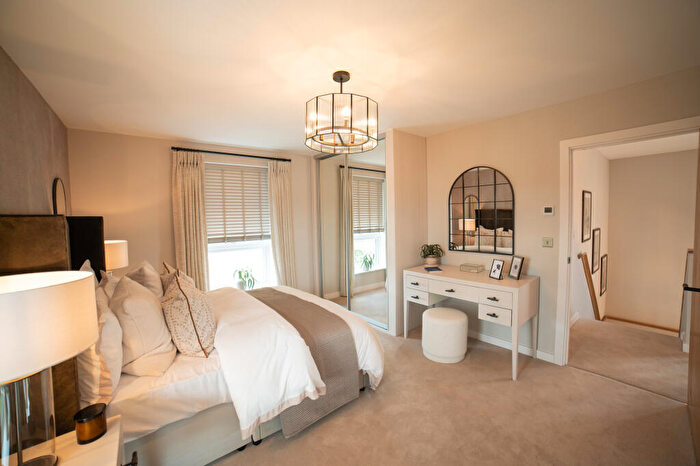 5 Bedroom Detached House For Sale In , Blunsdon Hill, SN26