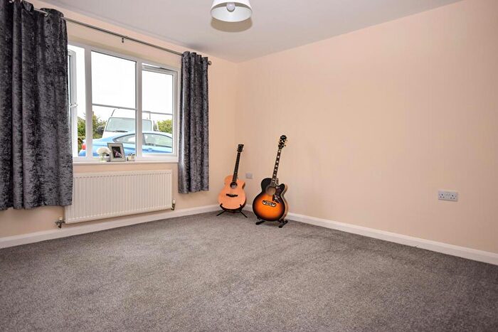 4 Bedroom Detached House For Sale In Warren Road, Saltfleet, LN11