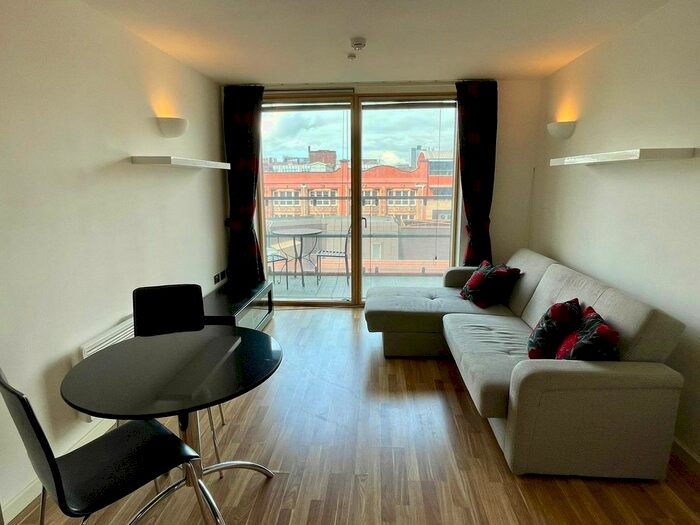 2 Bedroom Flat To Rent In Wellington Street, Leeds, Uk, LS1