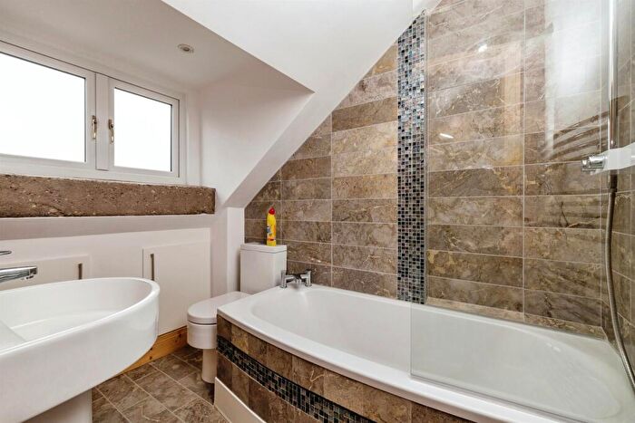 1 Bedroom Apartment For Sale In Bridge Street, Saxilby, Lincoln, LN1