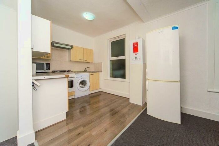 2 Bedroom Apartment To Rent In First Avenue, London, E12