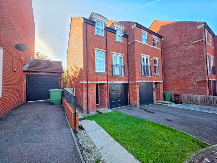 3 Bedroom Semi-Detached House For Sale In Wheatley Drive, Woolley Grange, Barnsley, S75