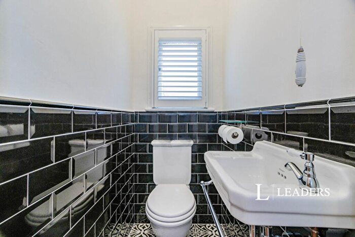 4 Bedroom Semi-Detached House To Rent In Winchester Road, KT12