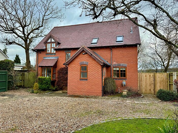 4 Bedroom Detached House For Sale In Wallingtons Road, Kintbury, Hungerford, RG17