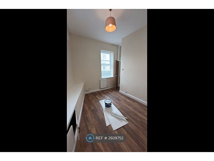 2 Bedroom End Terrace House To Rent In Plym St, Plymouth, PL4