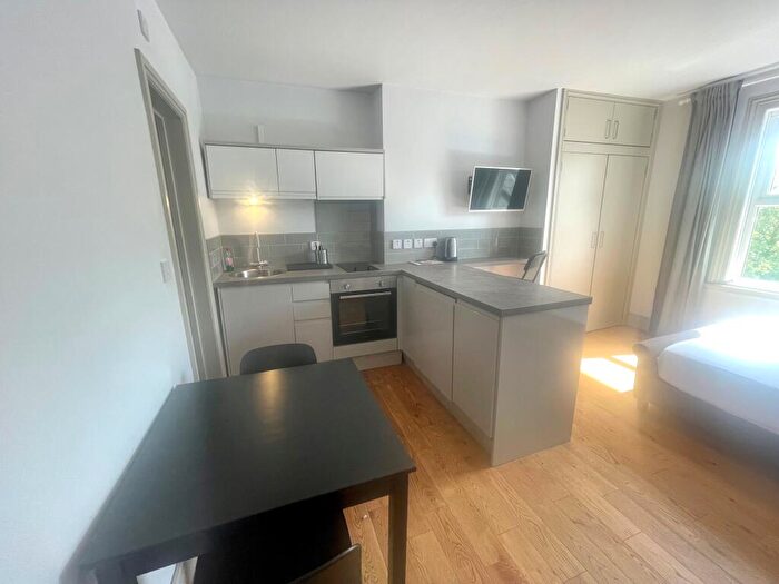 Studio To Rent In Woodhurst Road, B13