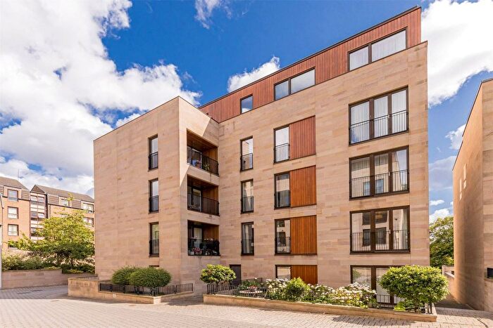 3 Bedroom Flat For Sale In Flat, Wallace Gardens, Murrayfield, Edinburgh, EH12