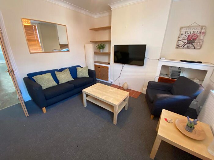 3 Bedroom House To Rent In Derby Street, Beeston, East Midlands, NG9