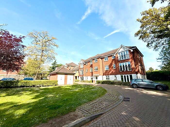 2 Bedroom Apartment To Rent In Aphelion Way, Shinfield, Berkshire, RG2
