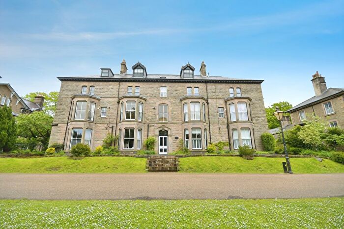 1 Bedroom Flat For Sale In Broad Walk, Buxton, Derbyshire, SK17