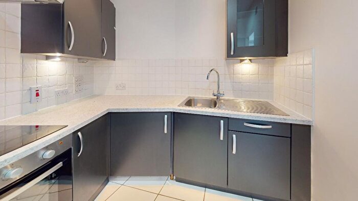 2 Bedroom Flat To Rent In Catalpa Court, Hither Green Lane, London, SE13