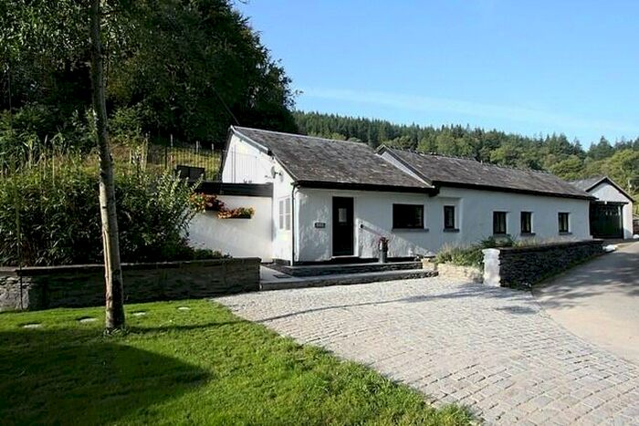 3 Bedroom Cottage For Sale In Holyhead Road, Clwyd, LL21