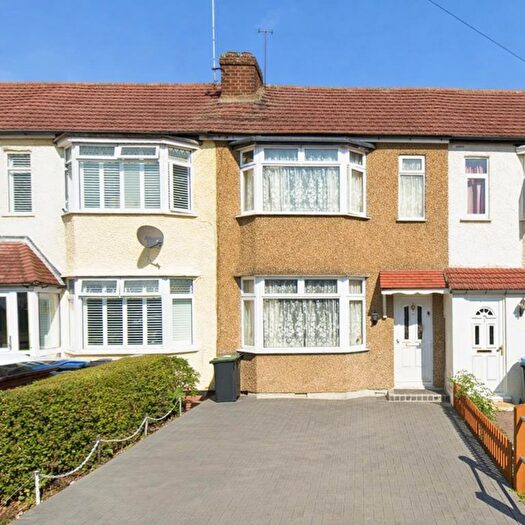 3 Bedroom Property To Rent In Larmans Road, Enfield, EN3