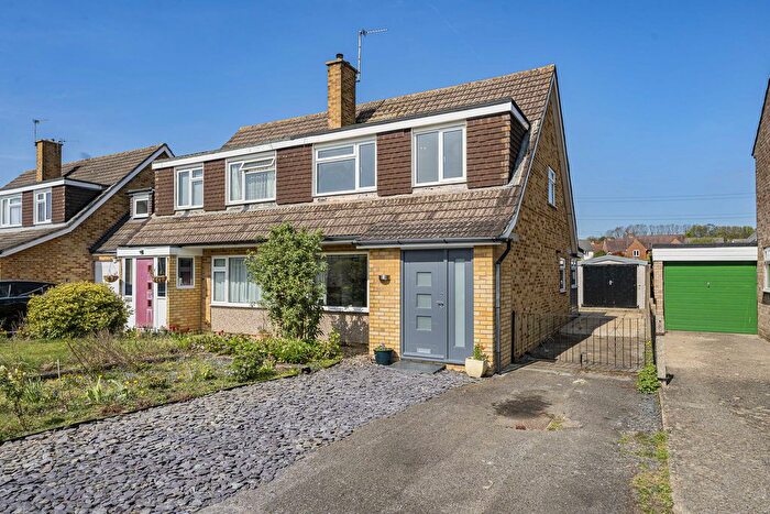 3 Bedroom Semi-Detached House For Sale In Deanfield Road, Oxford, OX2