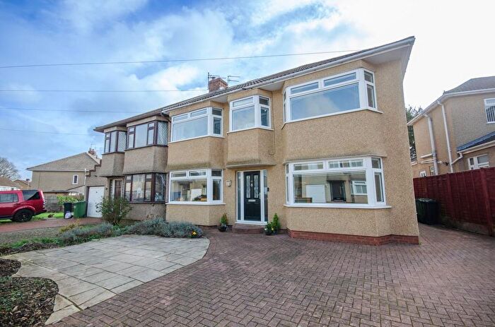 5 Bedroom Semi Detached House For Sale In Wedgewood Road, Downend, Bristol, BS16