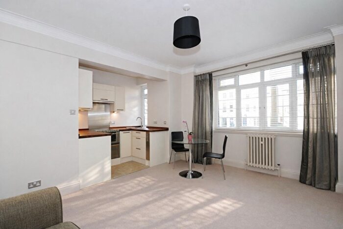1 Bedroom Flat To Rent In Pembroke Road, London, W8