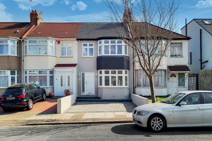 4 Bedroom Terraced House To Rent In Rylston Road, London, N13