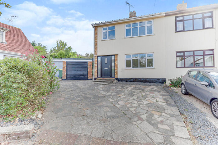 3 Bedroom Semi-Detached House To Rent In Link Road, Rayleigh, SS6