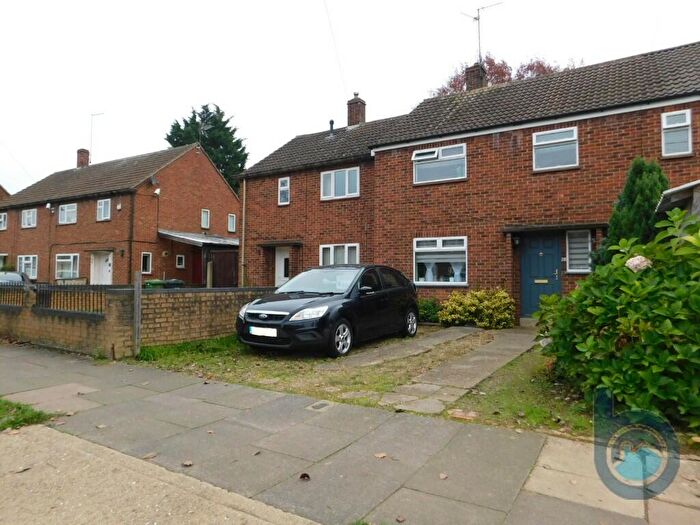 3 Bedroom Semi-Detached House To Rent In Willow Avenue, Peterborough, Cambridgeshire, PE1