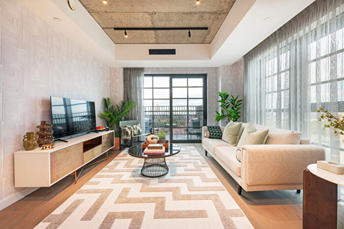 1 Bedroom Apartment For Sale In The Founding, Canada Water, SE16