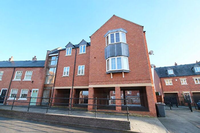2 Bedroom Flat To Rent In St. Julians Crescent, Shrewsbury, SY1