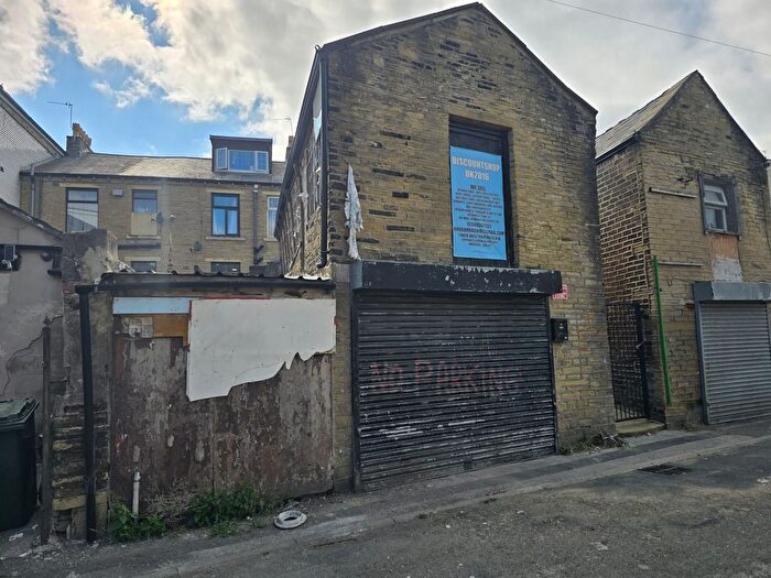 Detached House For Sale In Hoxton Street, Bradford, BD8