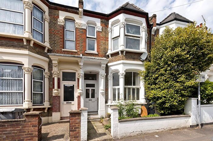 4 Bedroom Property For Sale In Linden Avenue, London, NW10