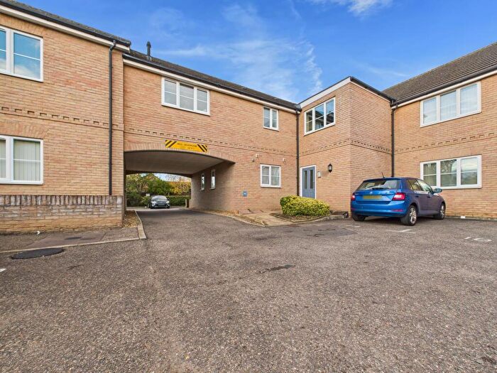 2 Bedroom Flat For Sale In Broadway, Yaxley, PE7