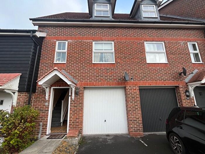 3 Bedroom Property To Rent In White's Way, Hedge End, Southampton, SO30