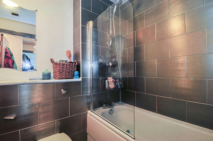 1 Bedroom Flat For Sale In Chapel Street, Salford, M3