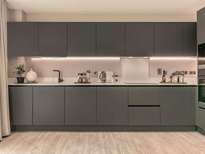 3 Bedroom Flat For Sale In Capital Interchange Way, Brentford, TW8