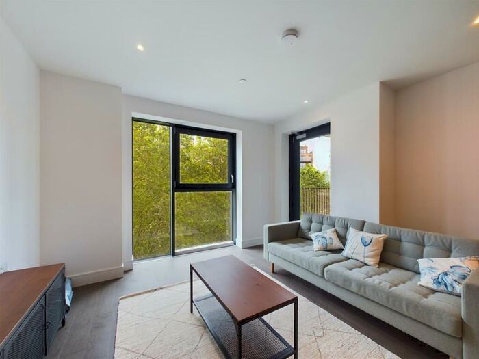 1 Bedroom Apartment To Rent In Hawkesbury Heights, Elephant Park, SE17